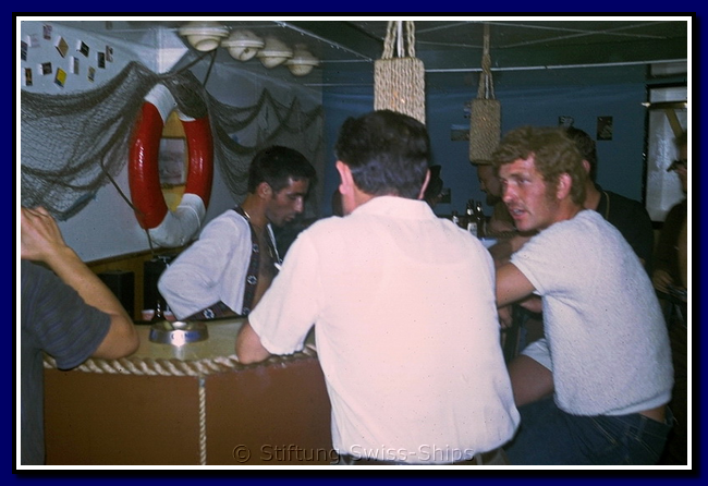 corviglia_058-detail-197-bar.png