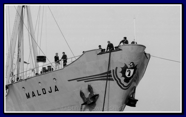 maloja_045-046-gr-detail-crew.png