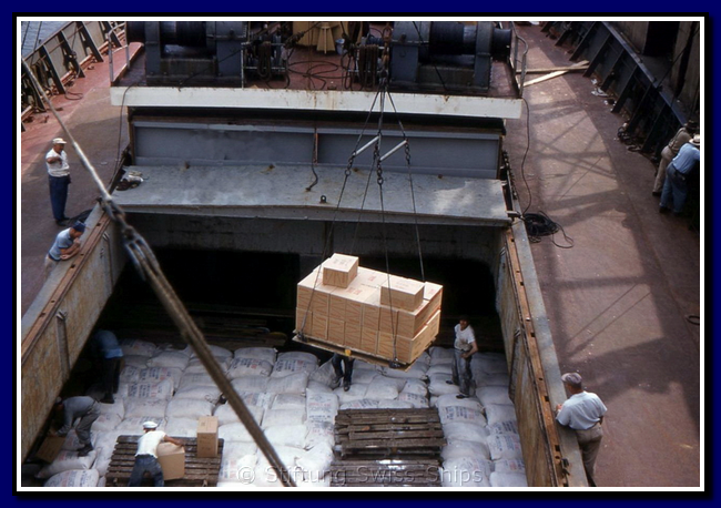 maloja_045-detail-002-cargohandling.png