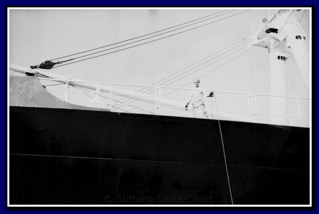 rhone_065-crew-055.png